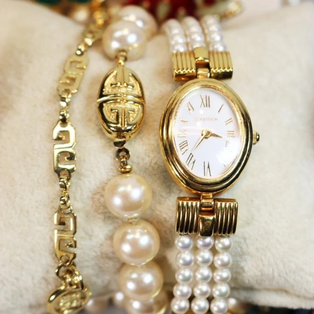 ⚜️ Vintage Givenchy Pearl Bracelet with Logo Clasp